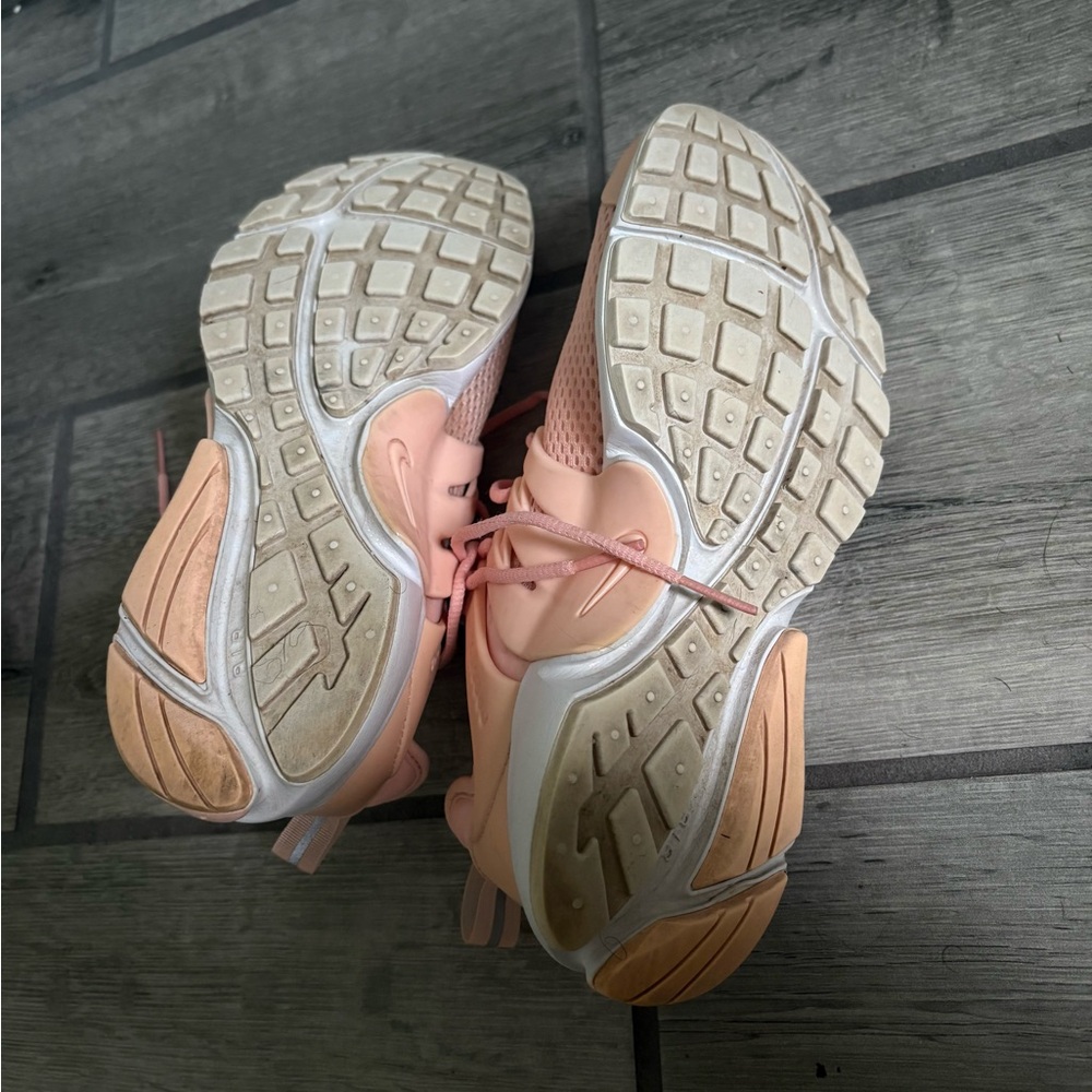 WMNS NIKE AIR PRESTO - Picture 3 of 4